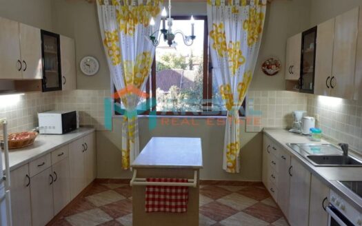 Jepet me qira vile tre katshe tek 21-shi me 850euro/muaj