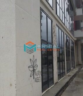 Shitet 48m2 dyqan perballe Spitalit Amerikan 3