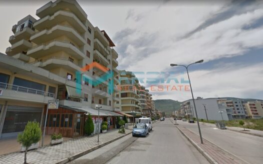 Shitet Dyqan 27.6 m2, ne rrugen Kryesore Orikum, Vlore