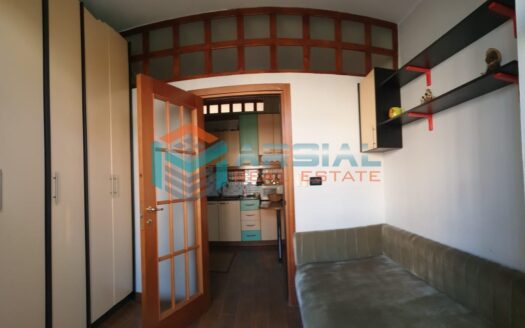 Jepet me qira Apartament 2+1 ne Qender te Tiranes per 450euro/muaj