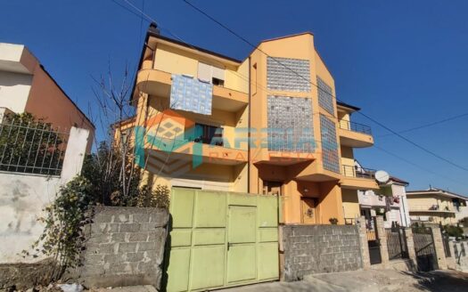 Shitet vile 4katshe ne Vore per 300mije euro