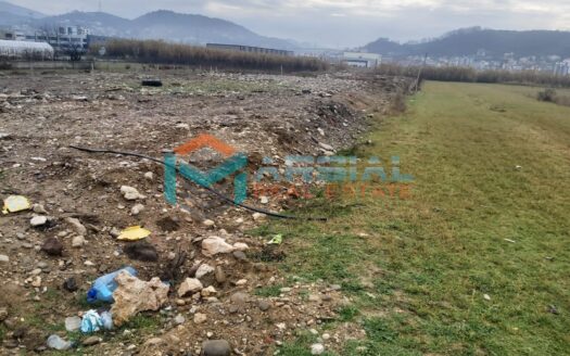 Shitet nje truall 2000m2 ne Prush me 60euro/m2