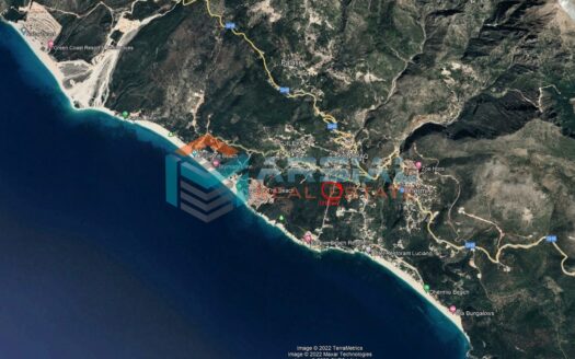 Shitet 7200m2 truall ne Dhermi me 130euro/m2