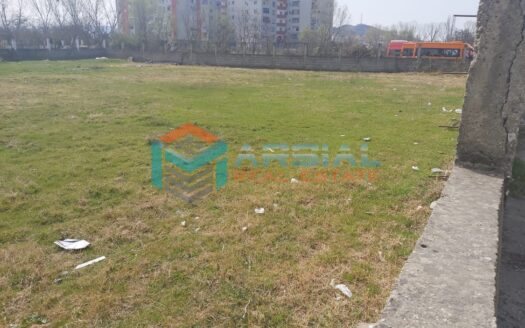 Shitet 2000m2 truall prane CASA ITALIA me 160euro/m2