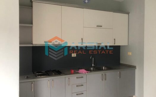 Jepet me qira apartament 3+1 tek Liqeni Thate