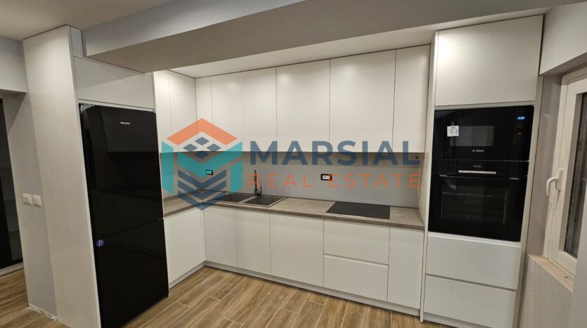 Shitet Apartament Vlorë