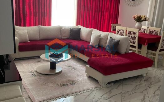 Jepet me qira apartament 2+1 ne LUNGOMARE, VLORE