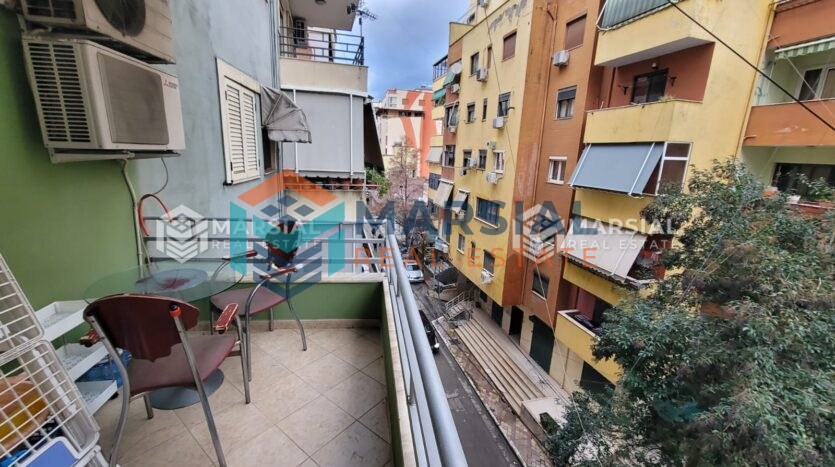 Apartament me Qira