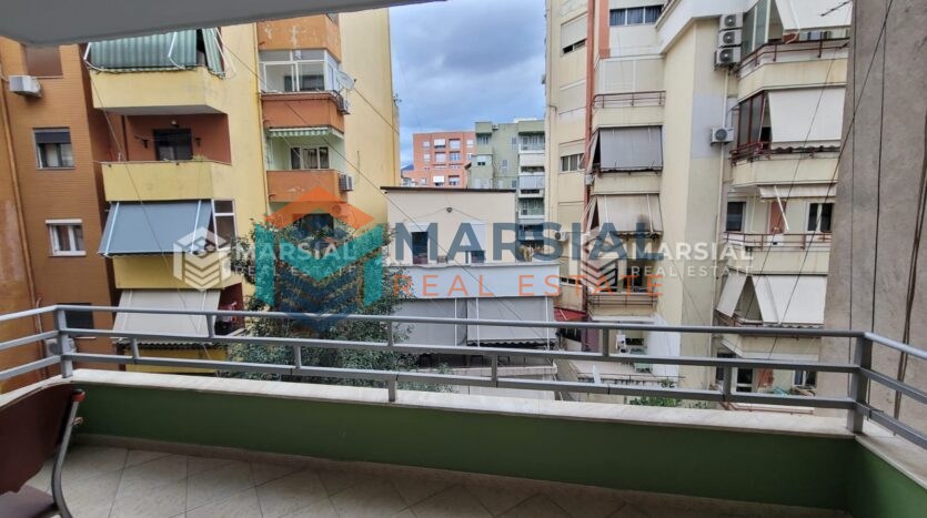 Apartament me Qira