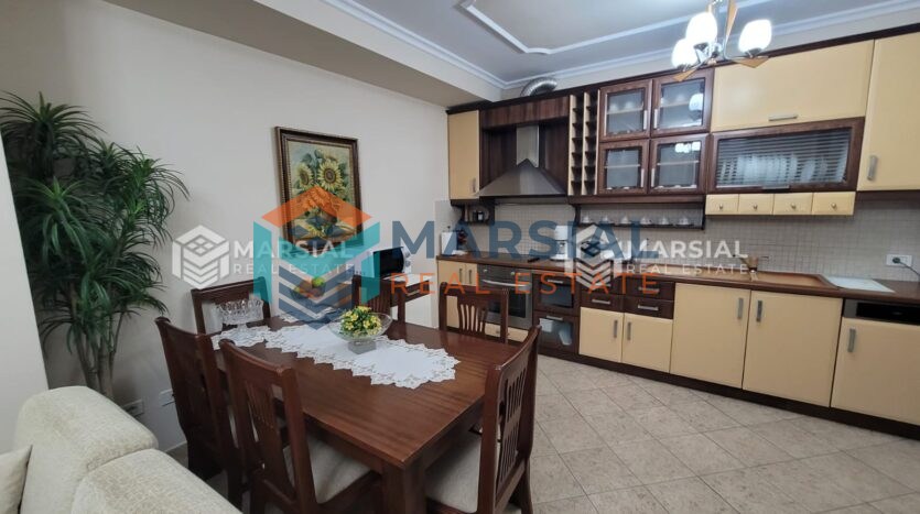 Apartament me Qira