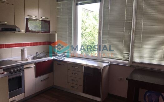 Shitet Apartament 1+1, tek Kopshti Botanik, Tiranë